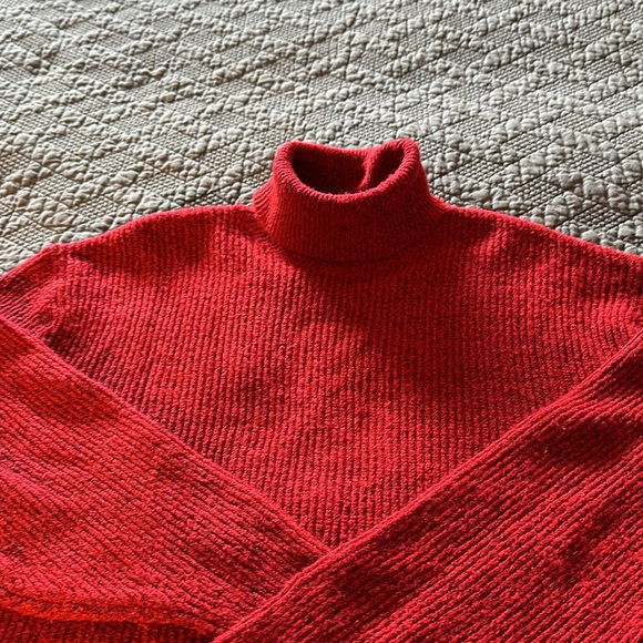 H&M Divided Red Turtleneck Sweater - Picture 2 of 4